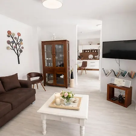 Huus An`t Dörpsdiek Semesterbostad *