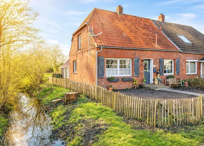 Huus An't Doerpsdiek Feriehus *